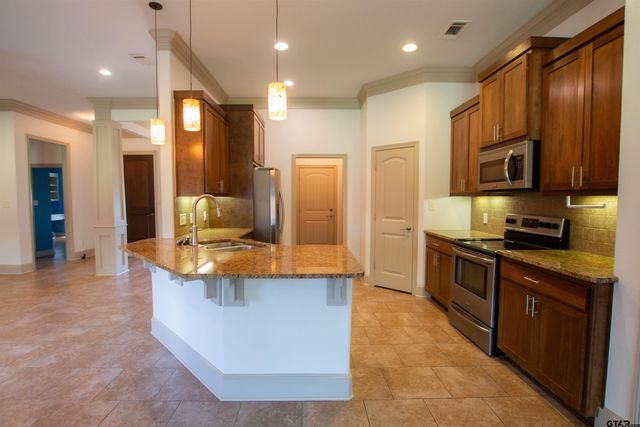 7361 Flat Rock Ln, Tyler, TX 75703