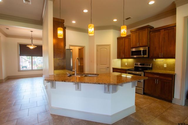 7361 Flat Rock Ln, Tyler, TX 75703