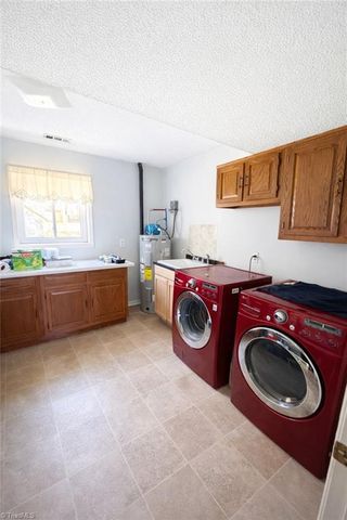 302 Country Lane, King, NC 27021