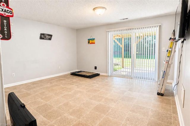 302 Country Lane, King, NC 27021