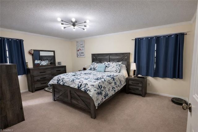 302 Country Lane, King, NC 27021