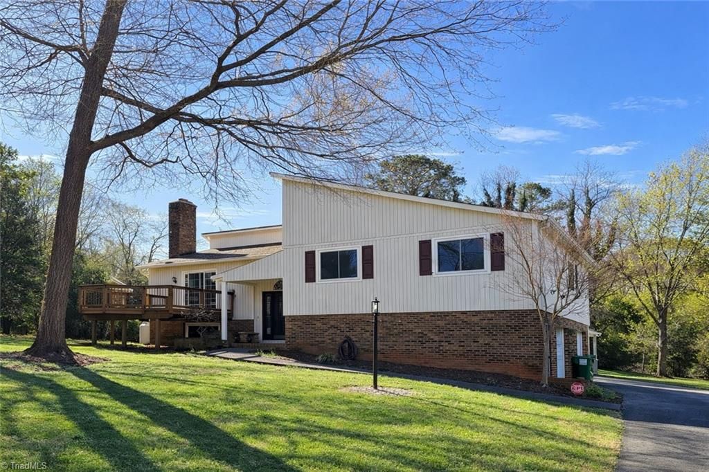 302 Country Lane, King, NC 27021