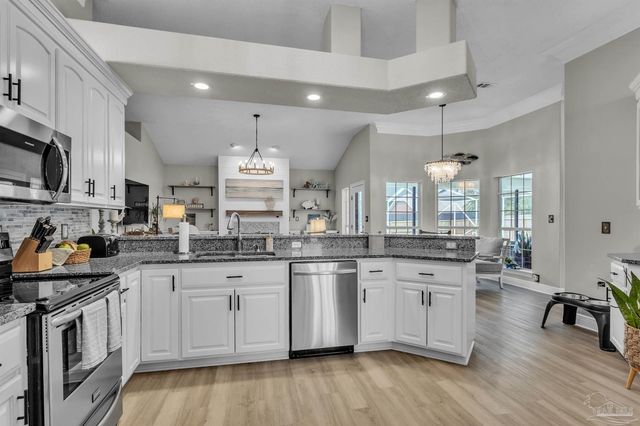 4155 Lancaster Gate Dr, Pace, FL 32571