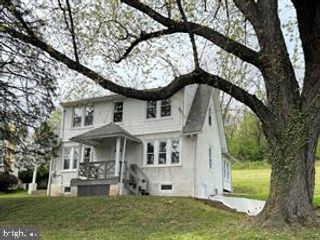360 DEHAVEN ST, Conshohocken, PA 19428