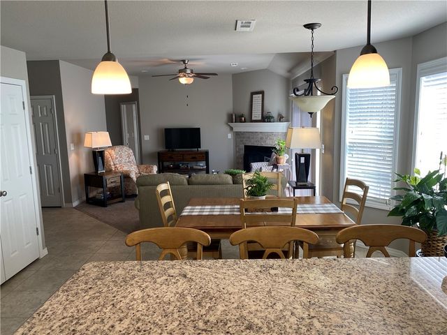 93 Kinloch Drive, Bella Vista, AR 72715