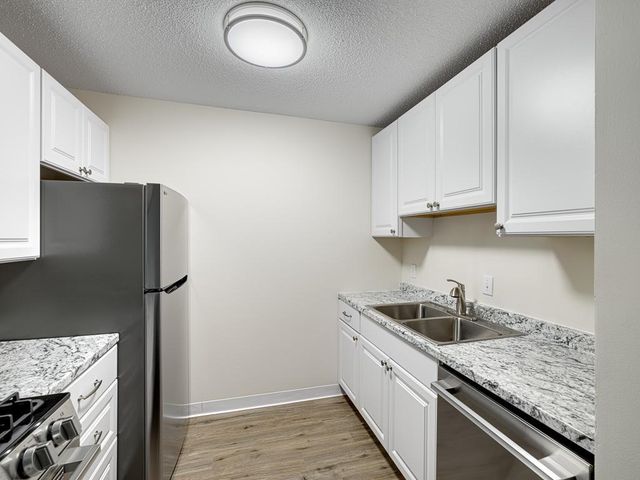 1601 N Innsbruck Drive 278NE, Fridley, MN 55432