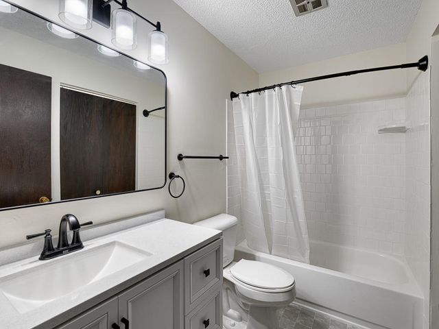 1601 N Innsbruck Drive 278NE, Fridley, MN 55432