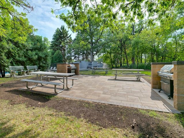 1601 N Innsbruck Drive 278NE, Fridley, MN 55432