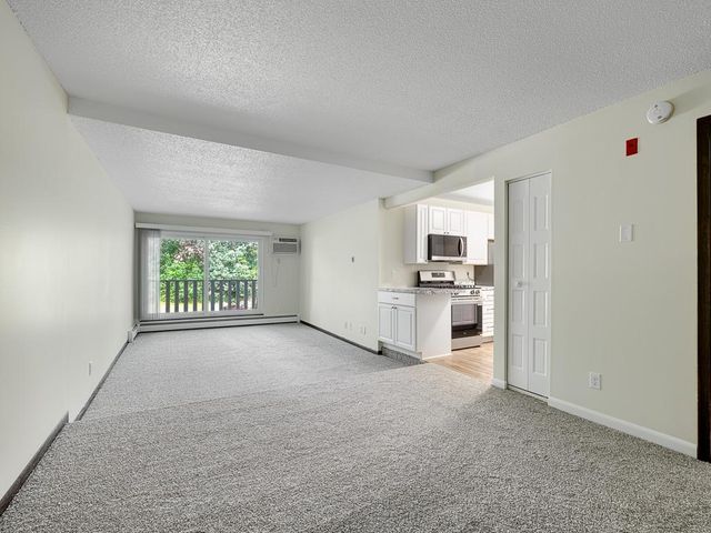 1601 N Innsbruck Drive 278NE, Fridley, MN 55432