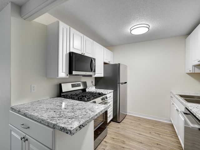 1601 N Innsbruck Drive 278NE, Fridley, MN 55432