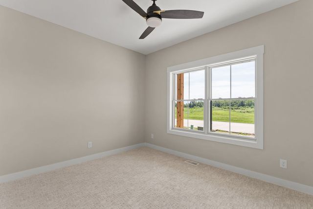 4610 W 12th Street, Davenport, IA 52804