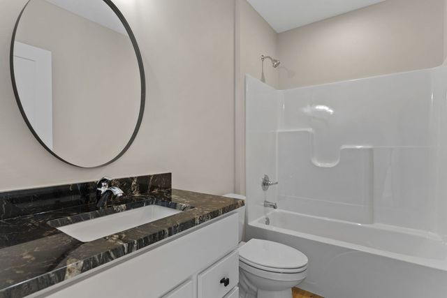 4610 W 12th Street, Davenport, IA 52804