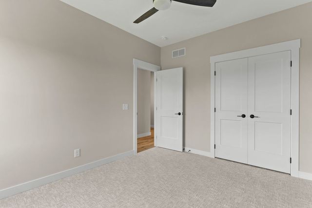 4610 W 12th Street, Davenport, IA 52804