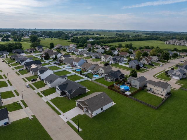 4610 W 12th Street, Davenport, IA 52804