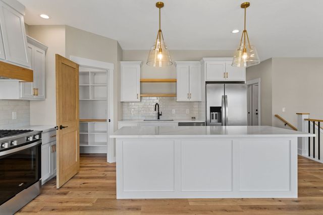 4610 W 12th Street, Davenport, IA 52804