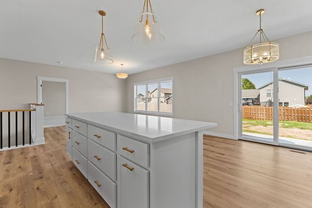 4610 W 12th Street, Davenport, IA 52804