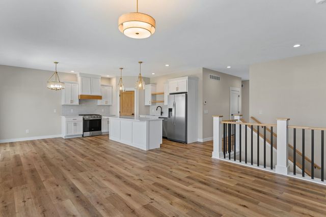 4610 W 12th Street, Davenport, IA 52804