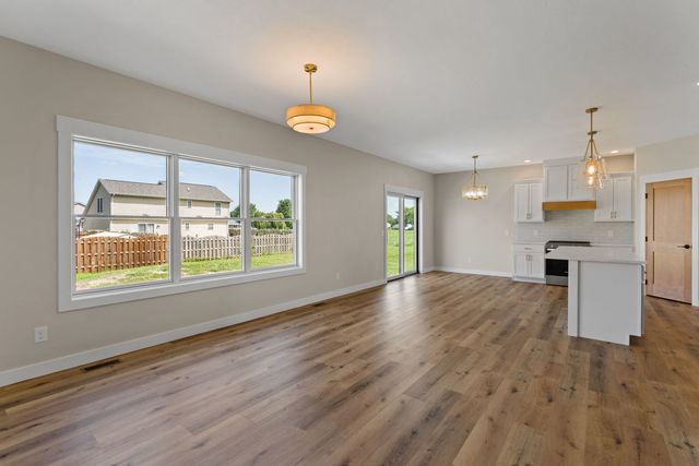 4610 W 12th Street, Davenport, IA 52804