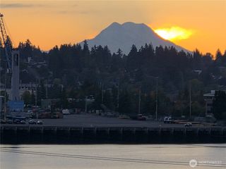 920 Brawne Avenue NW, Olympia, WA 98502