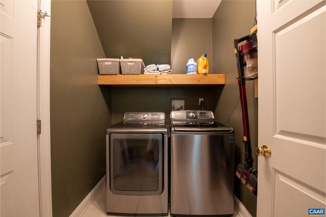 5301 LITTLE FOX LN, Charlottesville, VA 22903
