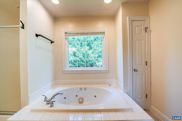 5301 LITTLE FOX LN, Charlottesville, VA 22903
