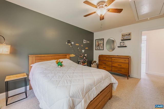 5301 LITTLE FOX LN, Charlottesville, VA 22903