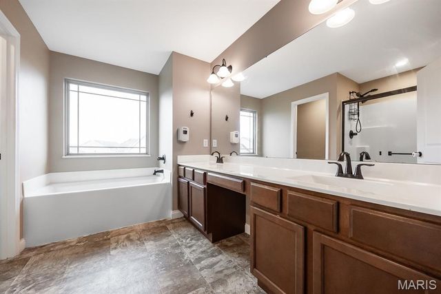 2662 London Lane, Belleville, IL 62221