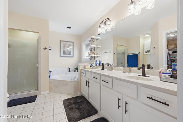 8200 Bohannon Station Rd, Louisville, KY 40291