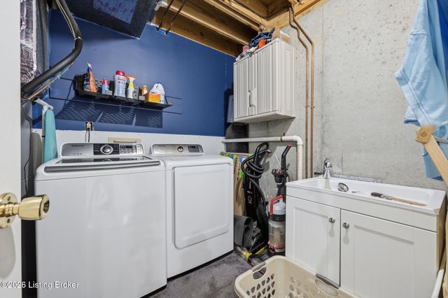 8200 Bohannon Station Rd, Louisville, KY 40291
