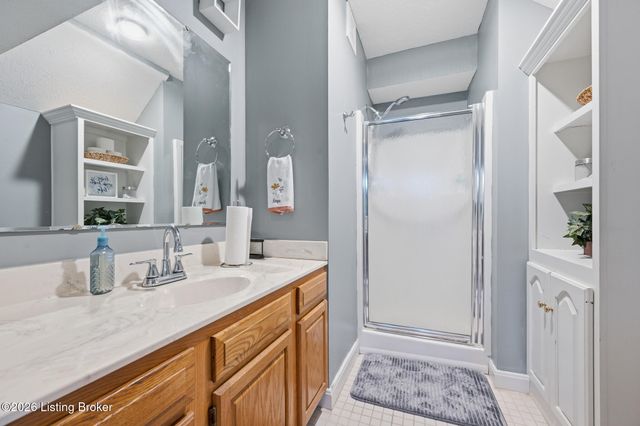 8200 Bohannon Station Rd, Louisville, KY 40291