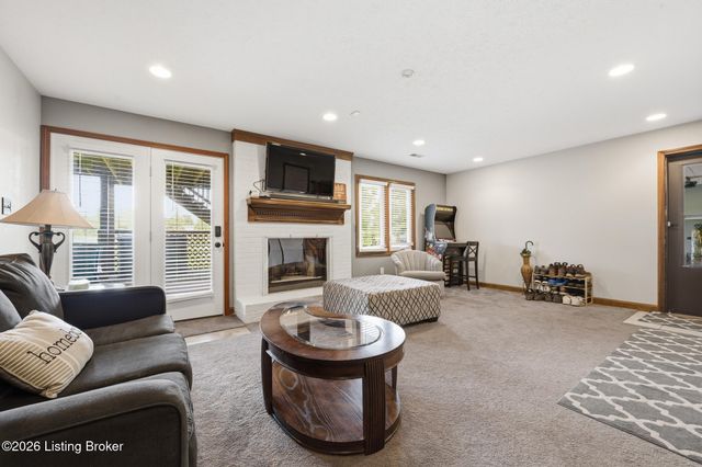 8200 Bohannon Station Rd, Louisville, KY 40291