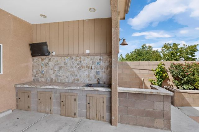 3224 W Meadow Drive SW, Albuquerque, NM 87121