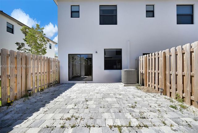 12877 SW 232nd Ln, Homestead, FL 33032