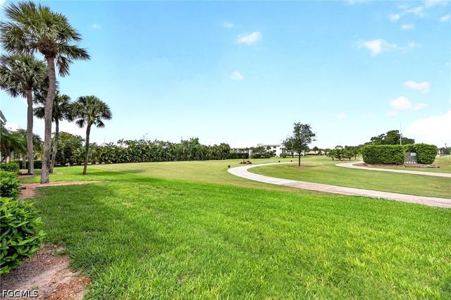 1990 Leisure DR 3, Fort Myers, FL 33907