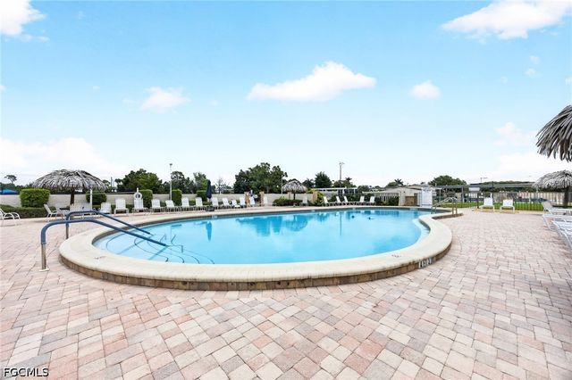 1990 Leisure DR 3, Fort Myers, FL 33907
