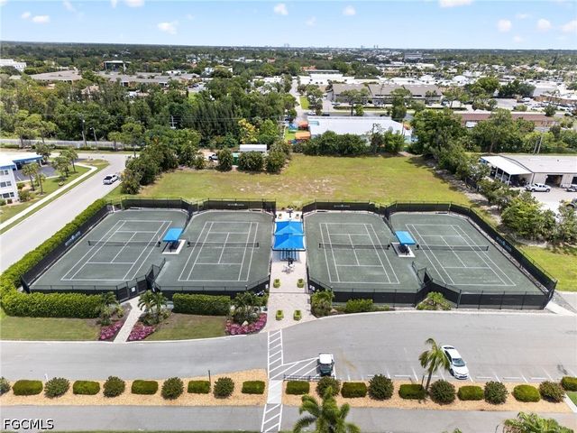 1990 Leisure DR 3, Fort Myers, FL 33907