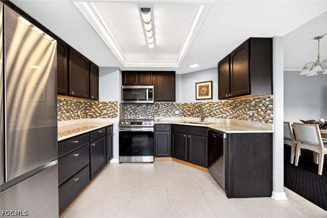 1990 Leisure DR 3, Fort Myers, FL 33907