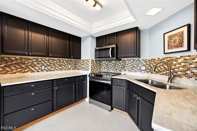 1990 Leisure DR 3, Fort Myers, FL 33907