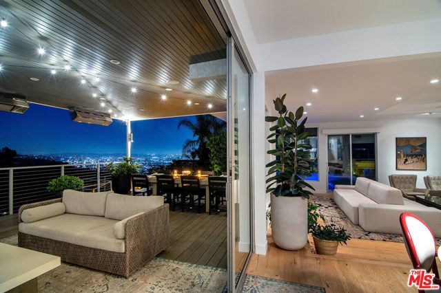 1904 N Crescent Heights Boulevard, Los Angeles, CA 90069