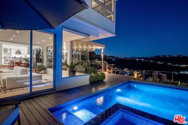 1904 N Crescent Heights Boulevard, Los Angeles, CA 90069