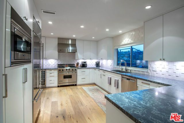1904 N Crescent Heights Boulevard, Los Angeles, CA 90069