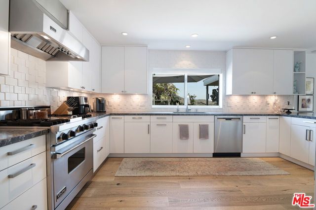 1904 N Crescent Heights Boulevard, Los Angeles, CA 90069