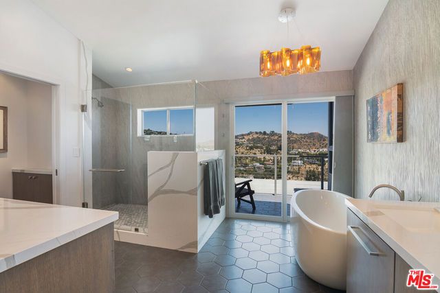 1904 N Crescent Heights Boulevard, Los Angeles, CA 90069
