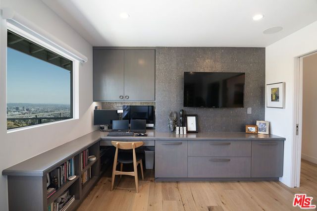 1904 N Crescent Heights Boulevard, Los Angeles, CA 90069