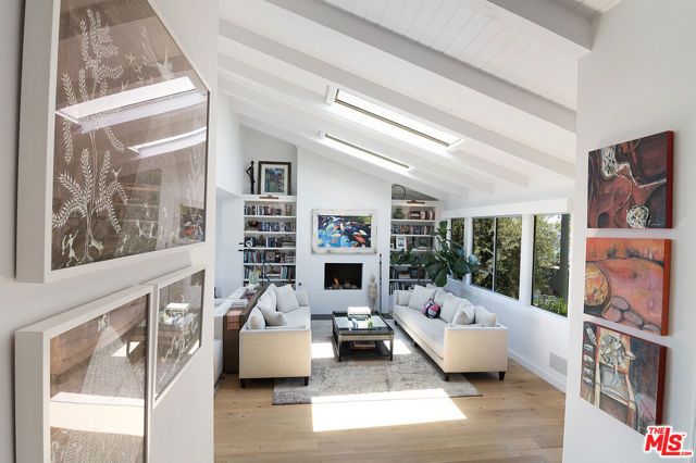 1904 N Crescent Heights Boulevard, Los Angeles, CA 90069