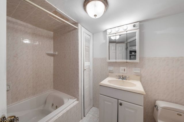 352 Forest St, Kearny Town, NJ 07032