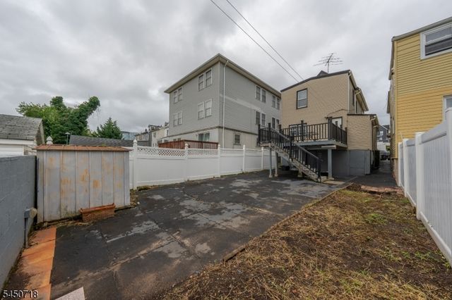 352 Forest St, Kearny Town, NJ 07032