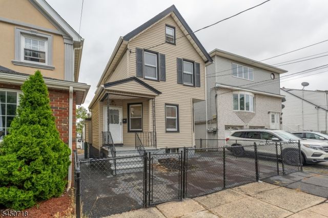 352 Forest St, Kearny Town, NJ 07032
