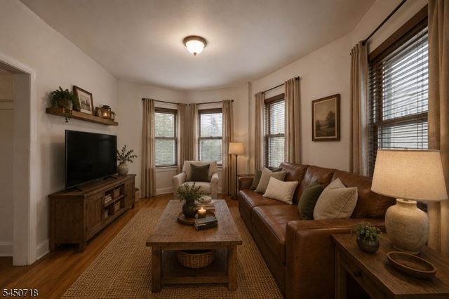 352 Forest St, Kearny Town, NJ 07032