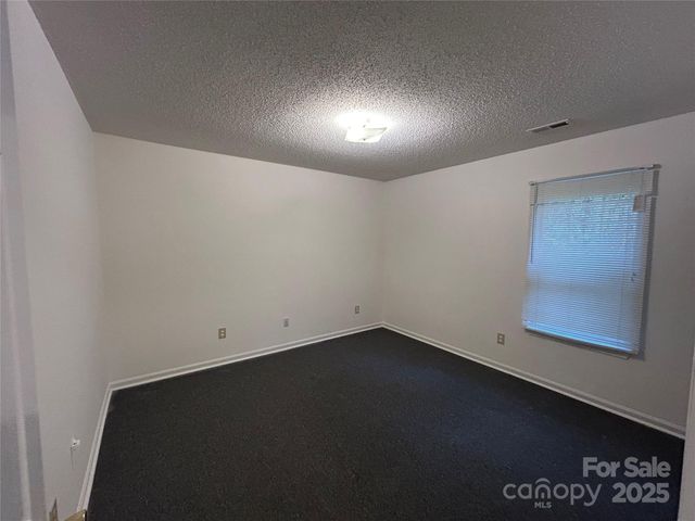 1208 W Walnut Avenue, Gastonia, NC 28052